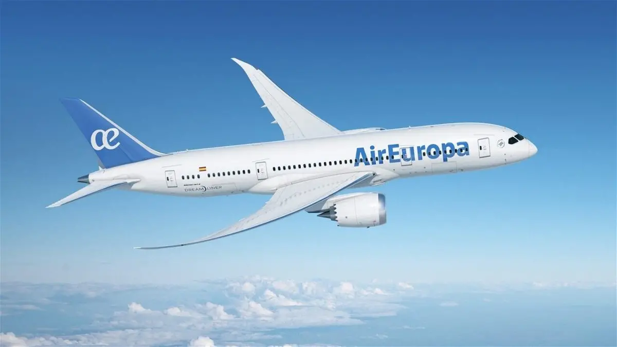 La OCU pide a la AEPD investigar la brecha de seguridad de Air Europa.
